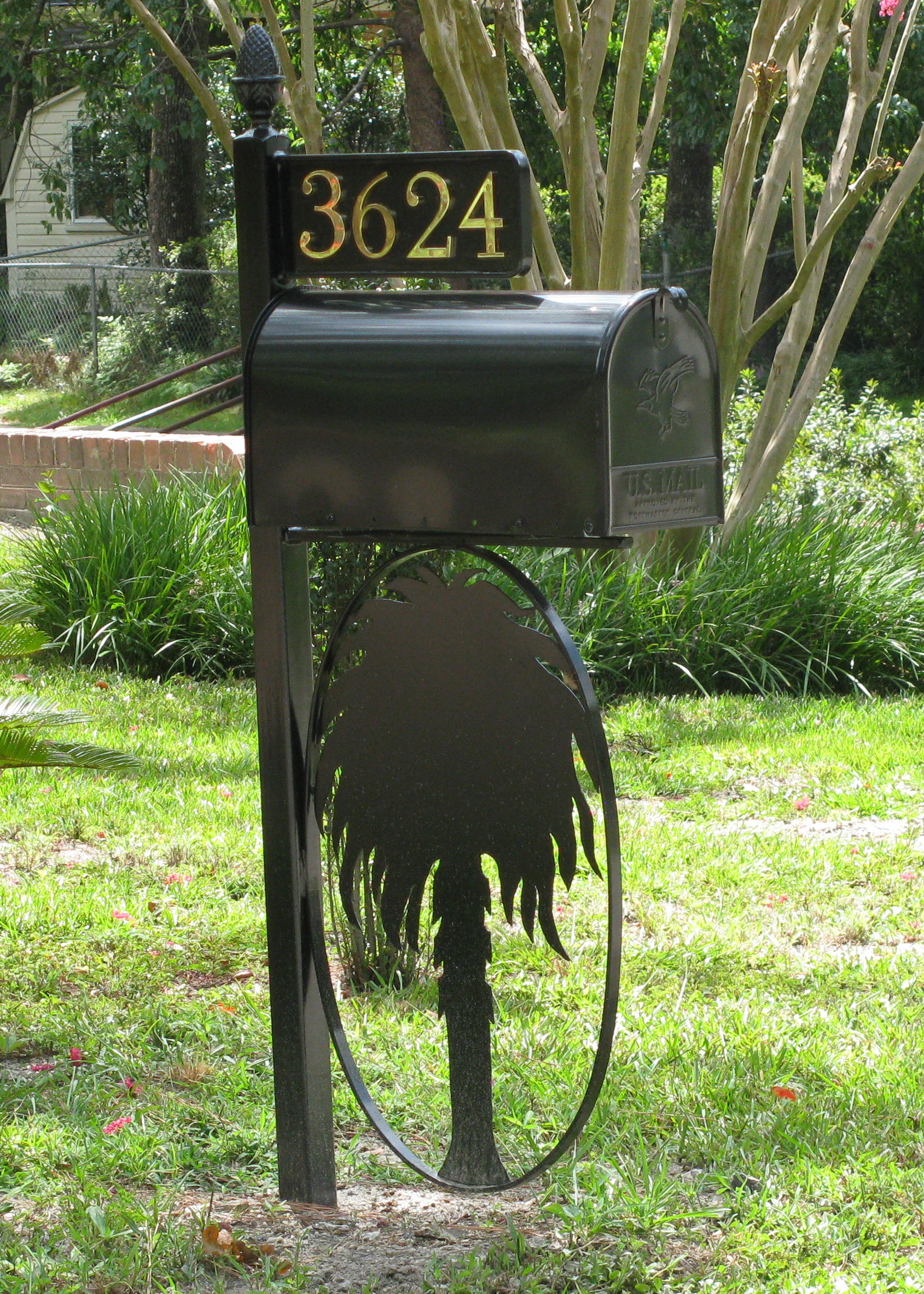 Oval Mailbox Post